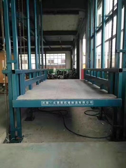 液壓升降作業(yè)(yè)平臺廠家講解不同類型升降平臺的區(qū)(qū)別和應(yīng)用