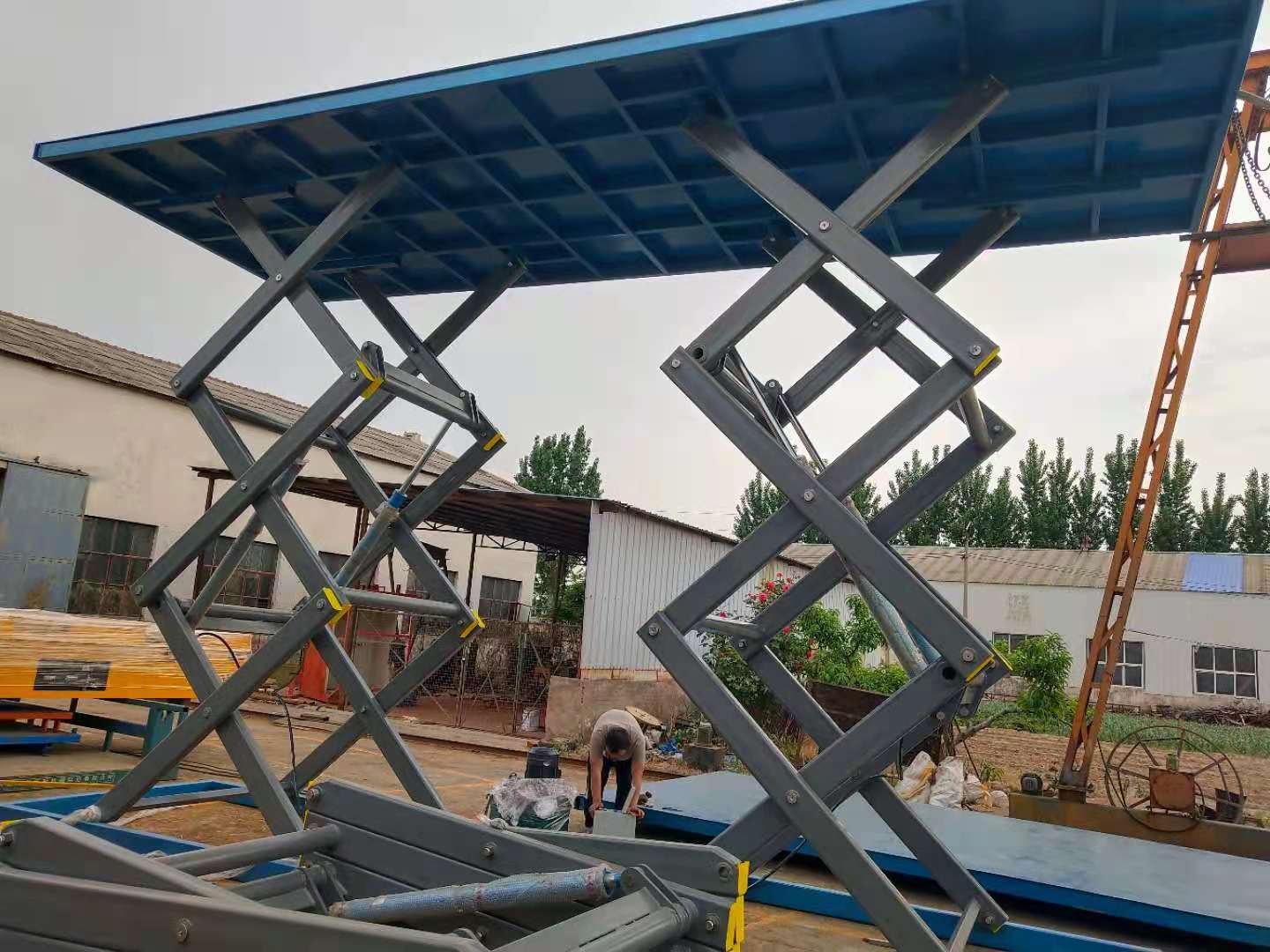 固定剪叉式液壓升降作業(yè)(yè)平臺(tái)(tái)