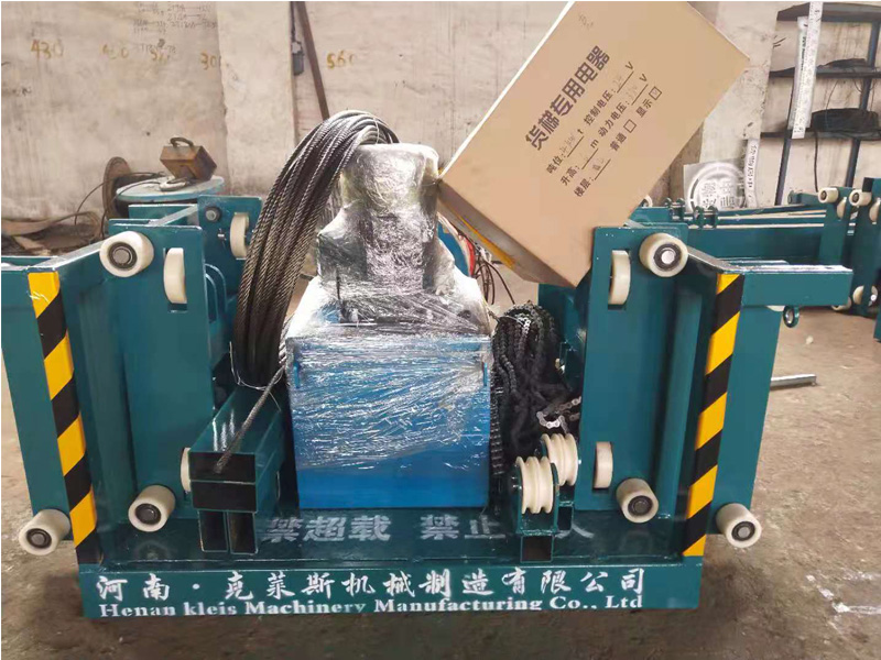 鏈條導(dǎo)軌式液壓升降作業(yè)(yè)平臺(tái)