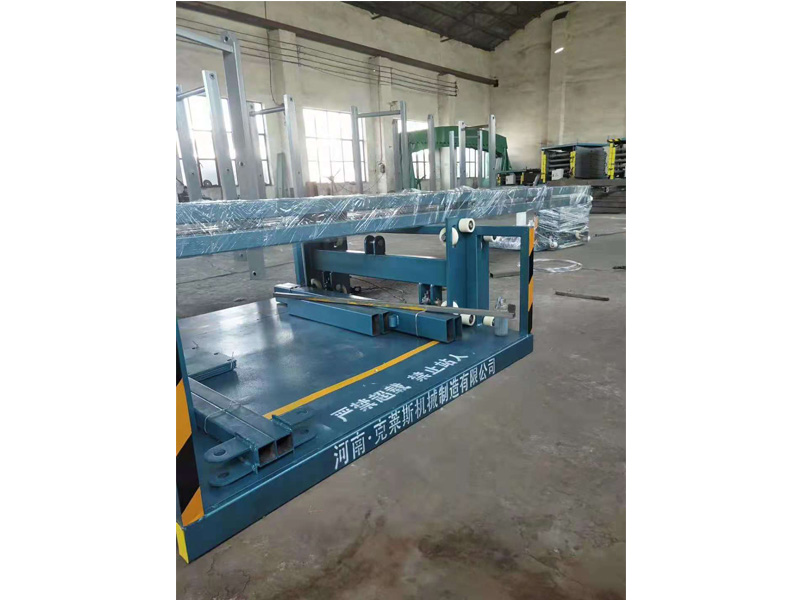 鏈條導(dǎo)(dǎo)軌式液壓升降作業(yè)(yè)平臺(tái)(tái)